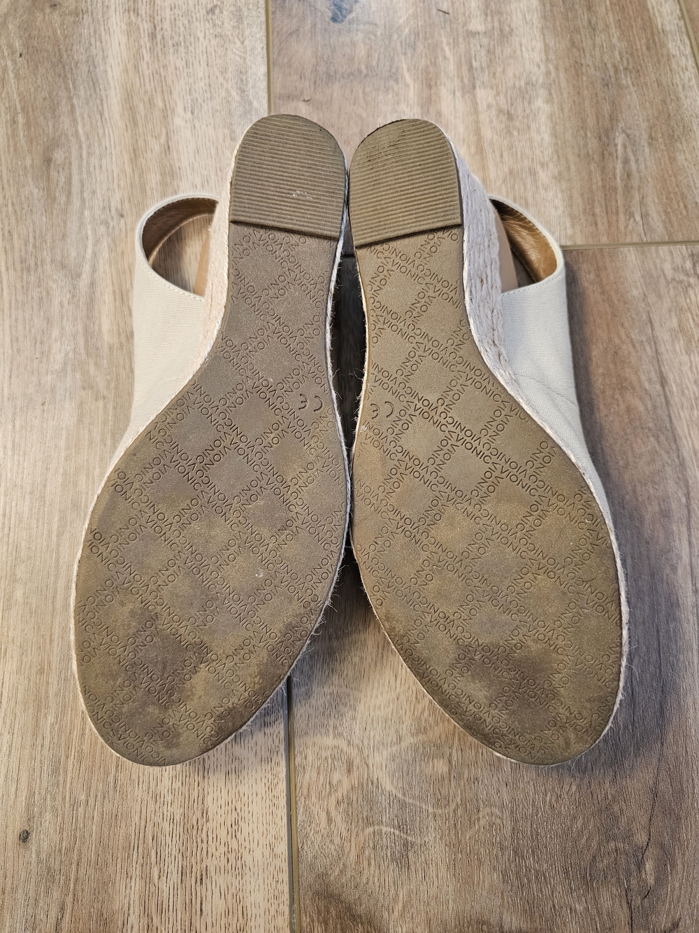 Vionic Women's Beige Slingback Wedge Espadrilles - Size 8.5 EUC - Picture 5 of 8